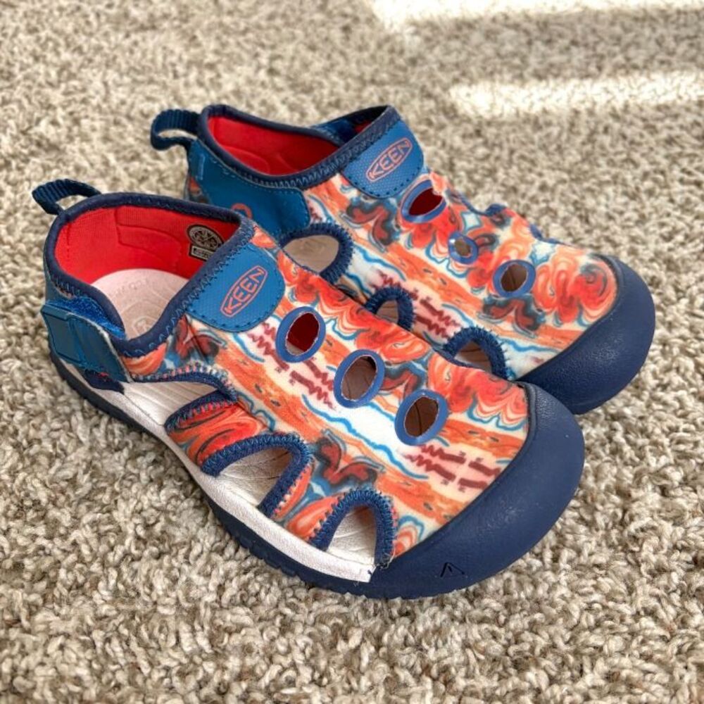 Size 12 / Girls KEEN Sandals